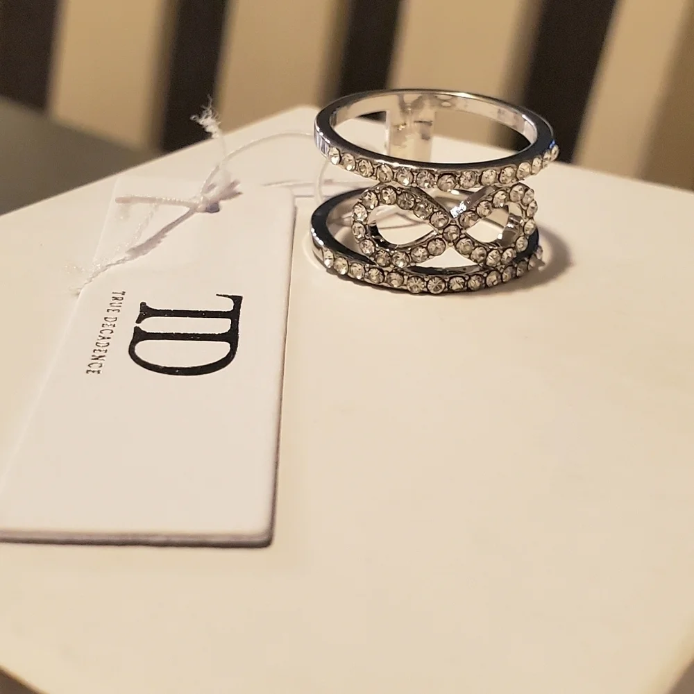 🆑️ TRUE DECADENCE | Bow Detail Ring sz 6.5